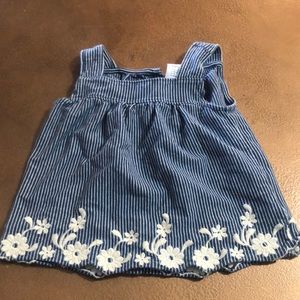 12-18 baby gap top